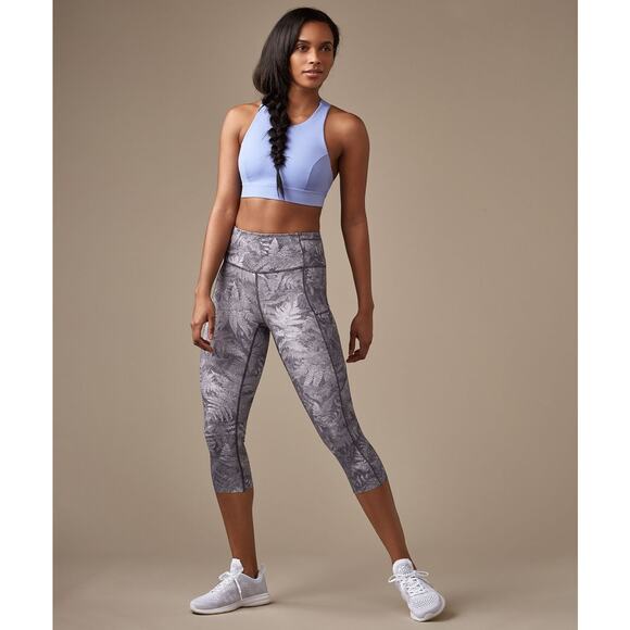 Lululemon Fast Bra Size 4 EUC Blue - Picture 2 of 9